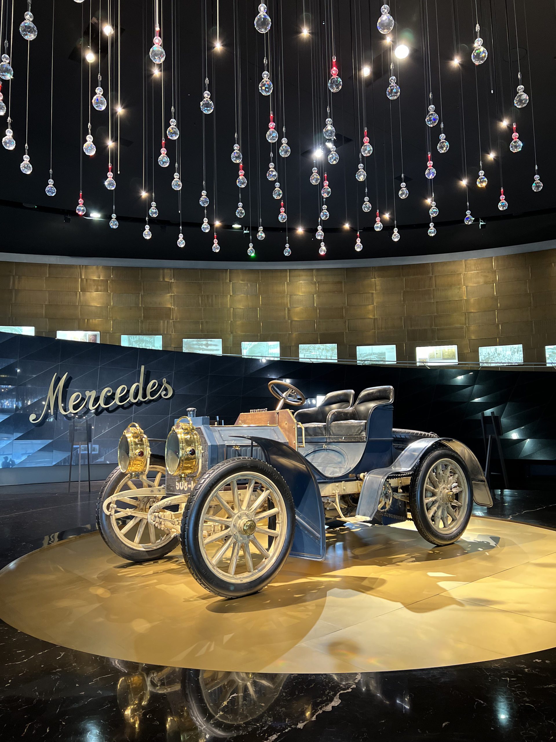 Museu Mercedes Benz em Stuttgart Guia brasileiro na Alemanha