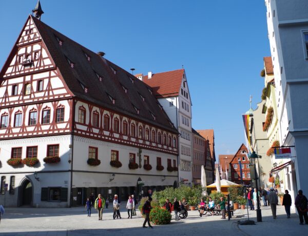 Nördlingen: A Cidade Dentro de uma Cratera na Rota Romântica da Alemanha - Imagem de Jens por Pixabay