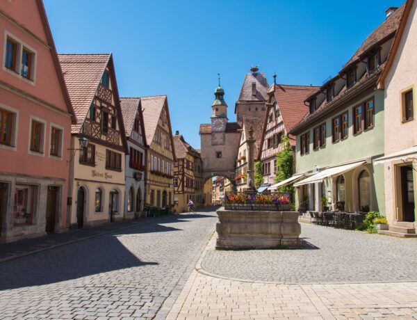 Rothenburg ob der Tauber: A Joia Medieval da Rota Romântica na Alemanha - Imagem de Michał por Pixabay