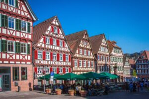 Calw: Onde a Literatura encontra o Enxaimel na Floresta Negra - Imagem de Th G por Pixabay