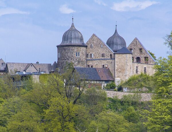 O Castelo da Bela Adormecida - Castelos da Rota dos Contos de Fadas: Sababurg e Trendelburg com Motorista Brasileiro - Foto Bytfisch, CC BY-SA 4.0
