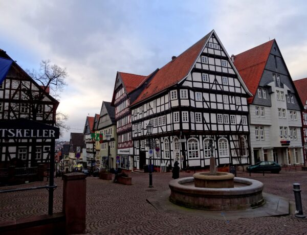 Bad Wildungen e Bergfreiheit: A Branca de Neve e os Sete Anões na Rota dos Contos de Fadas - Friedhelm Dröge, CC BY-SA 4.